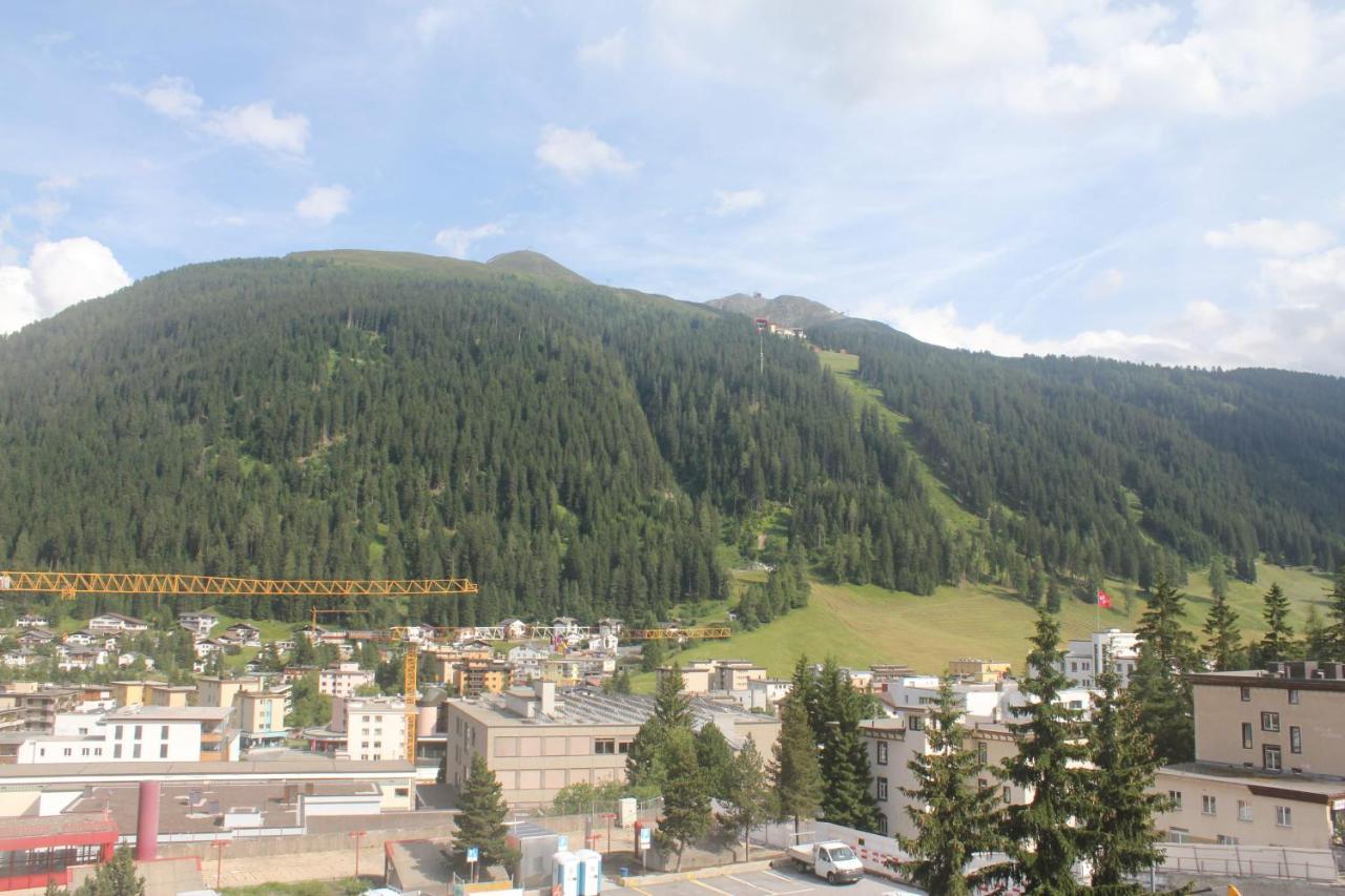 Ferienwohnung Alpenblick Davos Bagian luar foto